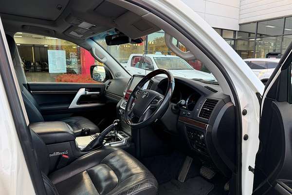 2016 Toyota Landcruiser Sahara VDJ200R