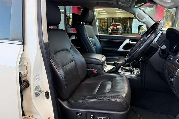 2016 Toyota Landcruiser Sahara VDJ200R