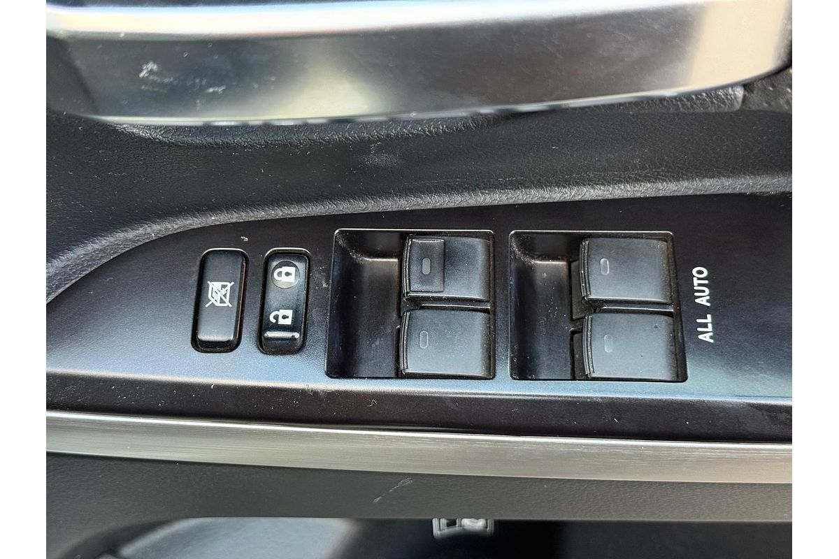 2016 Toyota Landcruiser Sahara VDJ200R