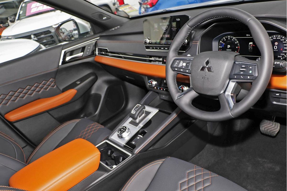 2024 Mitsubishi Outlander Exceed Tourer ZM