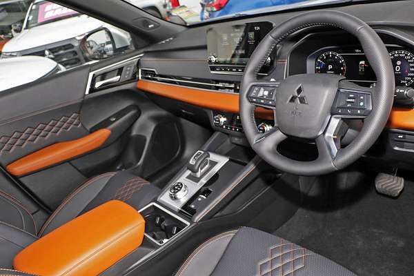 2024 Mitsubishi Outlander Exceed Tourer ZM