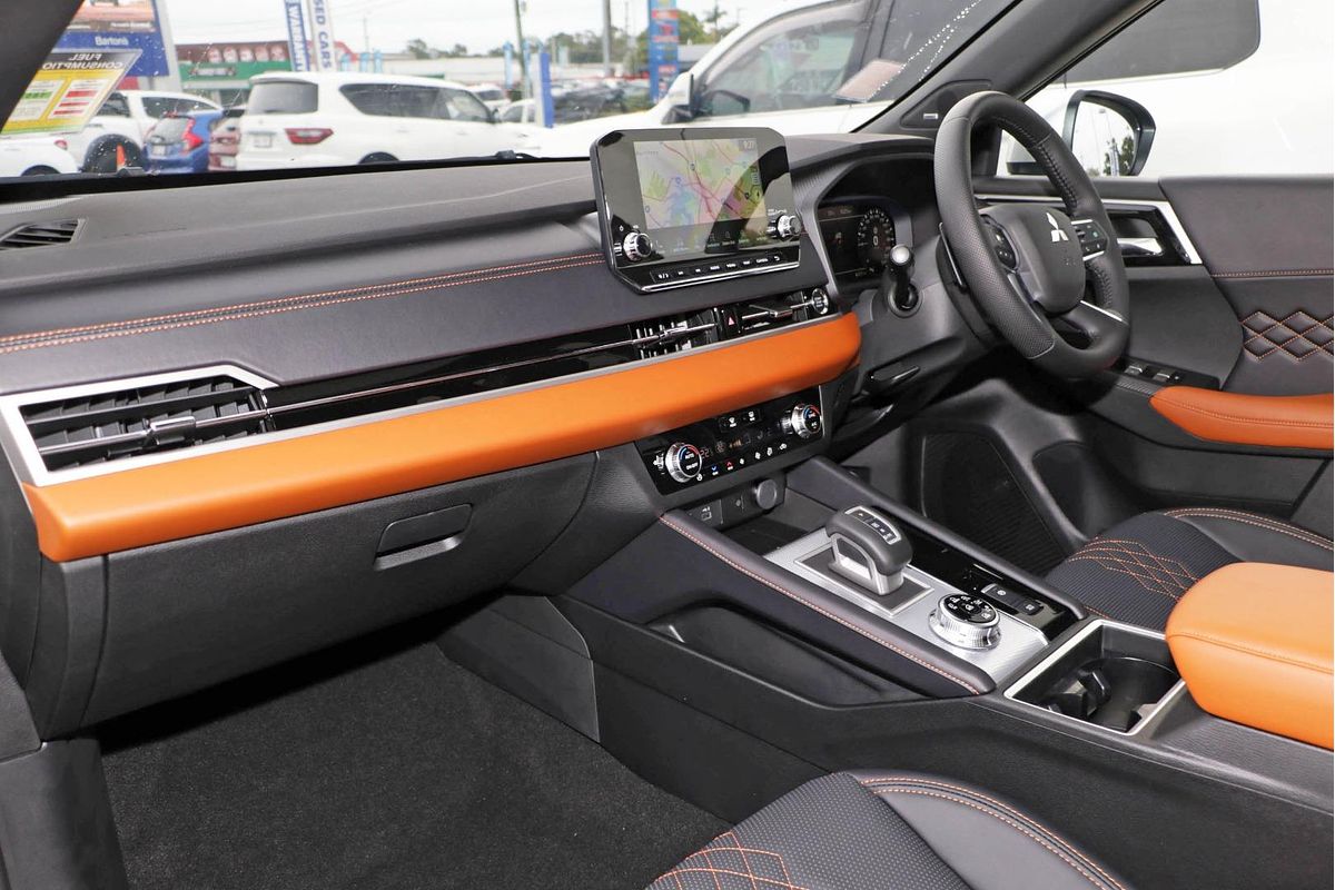 2024 Mitsubishi Outlander Exceed Tourer ZM