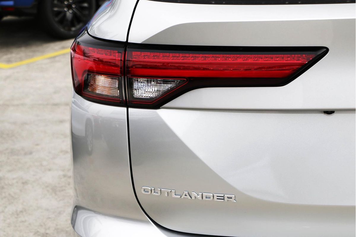 2024 Mitsubishi Outlander Exceed Tourer ZM