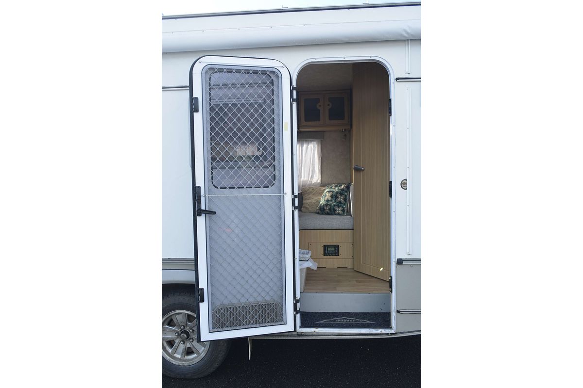 2011 Jurgens Lunagazer J2403