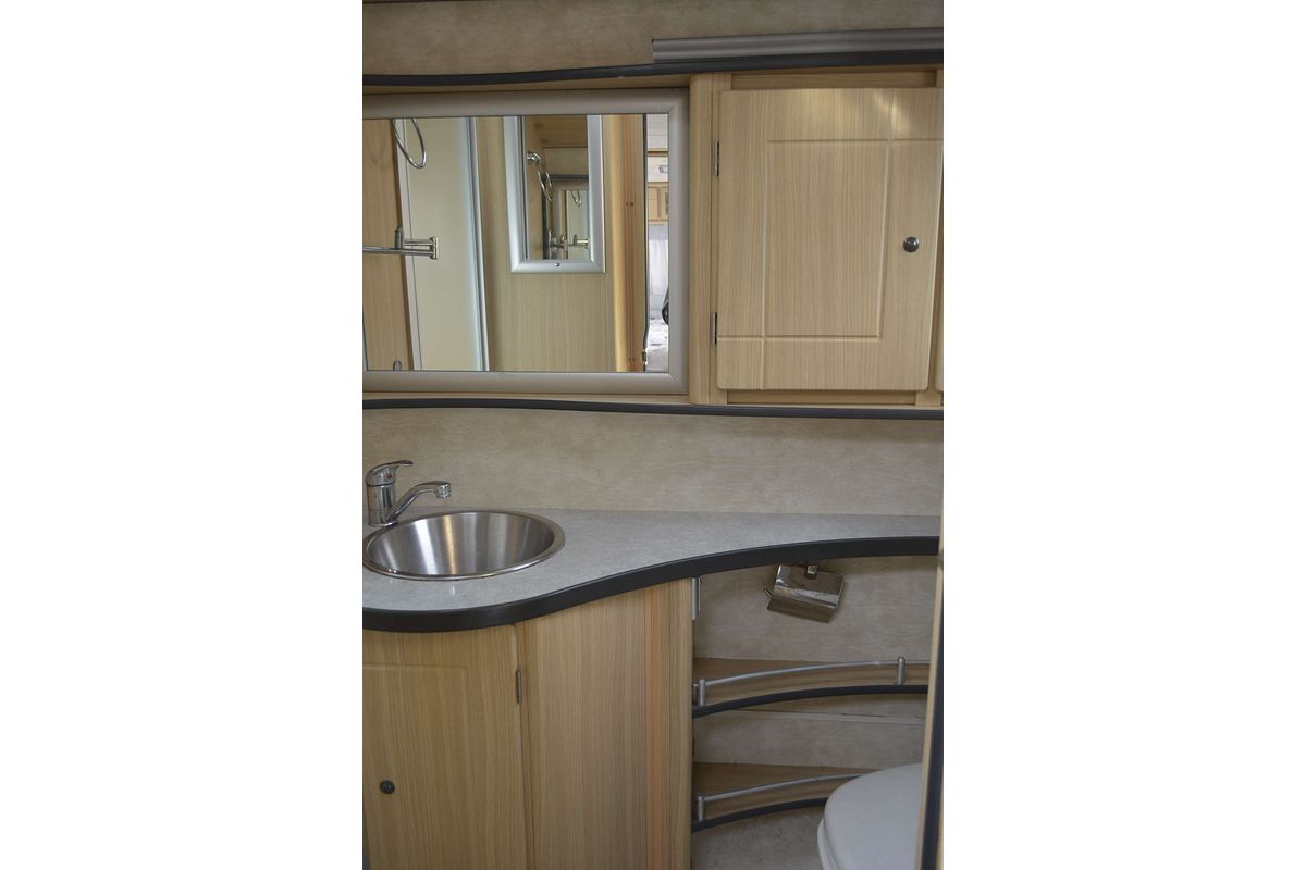 2011 Jurgens Lunagazer J2403