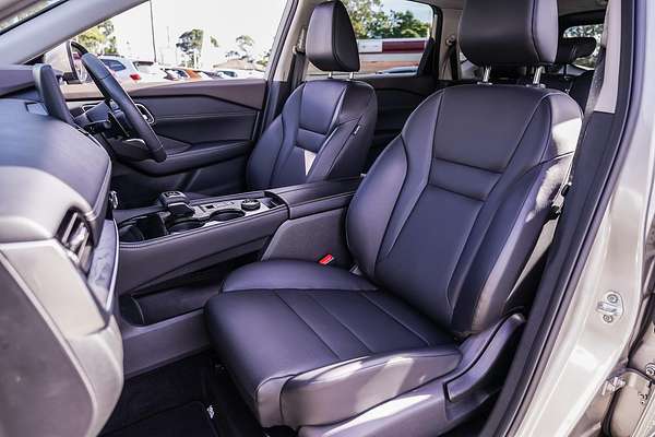 2024 Nissan X-TRAIL ST-L T33