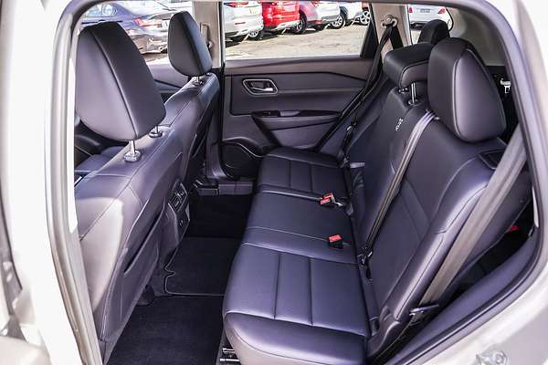 2024 Nissan X-TRAIL ST-L T33