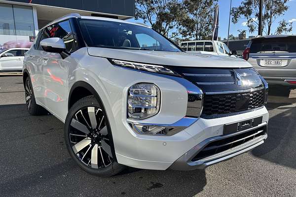 2025 Mitsubishi Outlander Exceed ZM