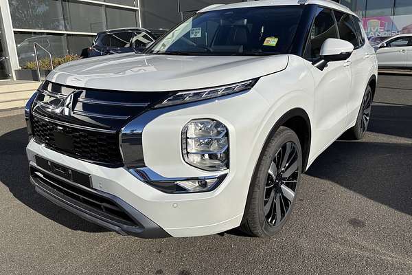 2025 Mitsubishi Outlander Exceed ZM