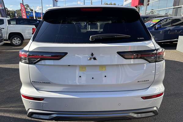 2025 Mitsubishi Outlander Exceed ZM