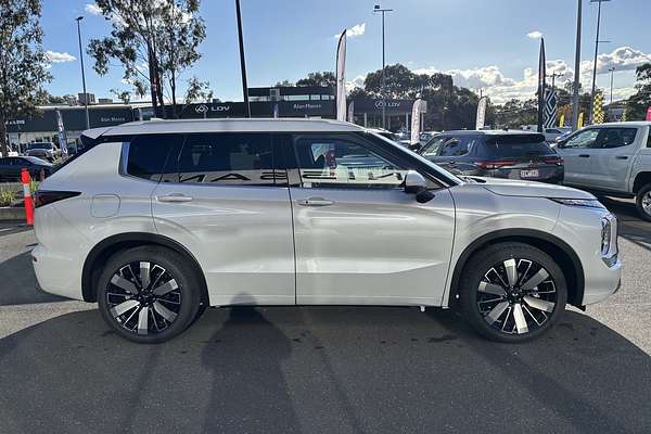 2025 Mitsubishi Outlander Exceed ZM