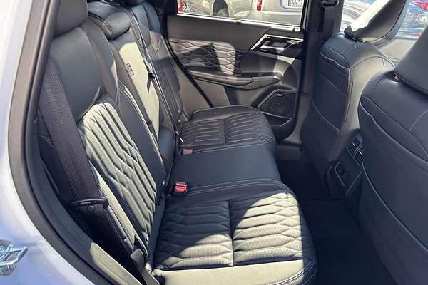 2025 Mitsubishi Outlander Exceed ZM