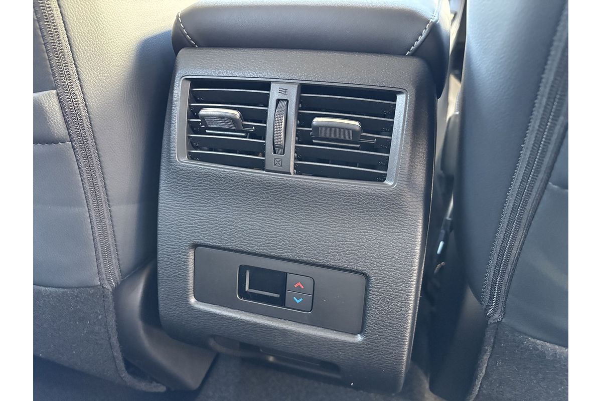 2025 Mitsubishi Outlander Exceed ZM