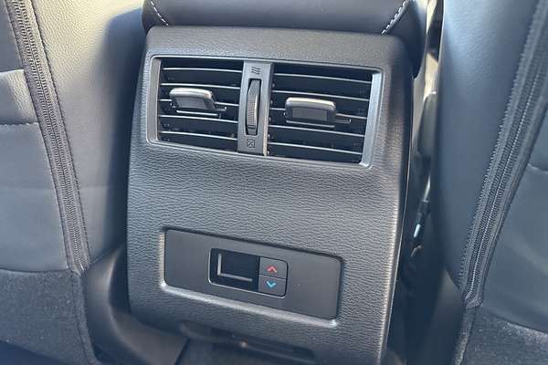 2025 Mitsubishi Outlander Exceed ZM