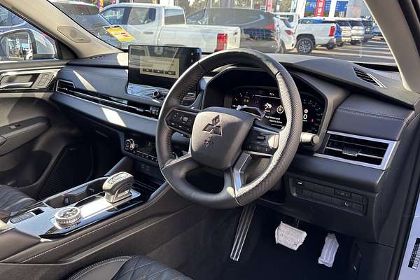 2025 Mitsubishi Outlander Exceed ZM