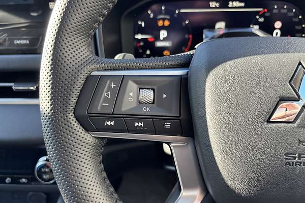 2025 Mitsubishi Outlander Exceed ZM