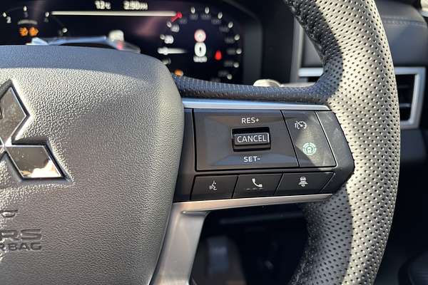 2025 Mitsubishi Outlander Exceed ZM