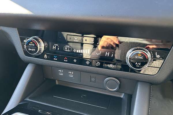 2025 Mitsubishi Outlander Exceed ZM