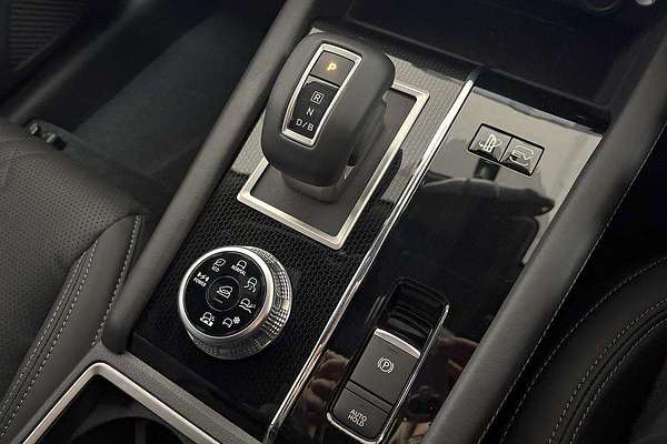 2025 Mitsubishi Outlander PHEV GSR ZM