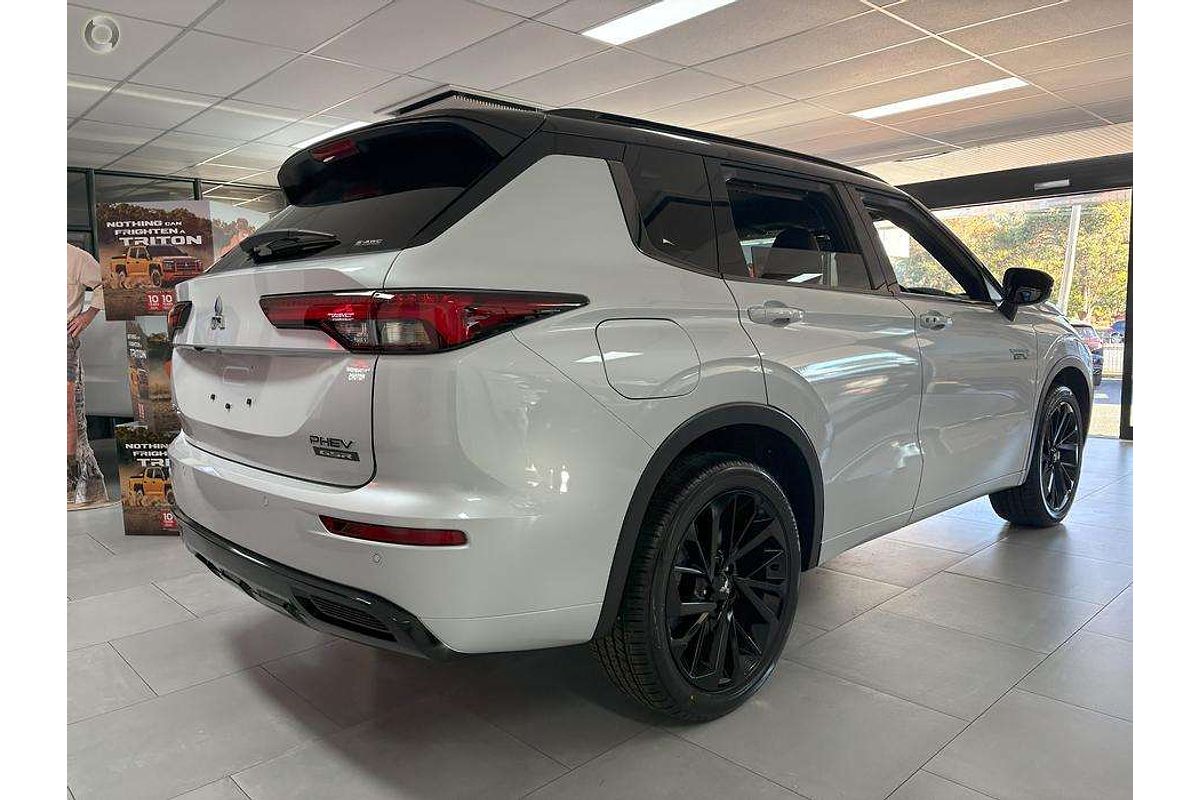 2025 Mitsubishi Outlander PHEV GSR ZM