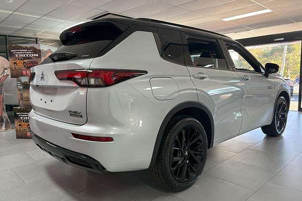 2025 Mitsubishi Outlander PHEV GSR ZM