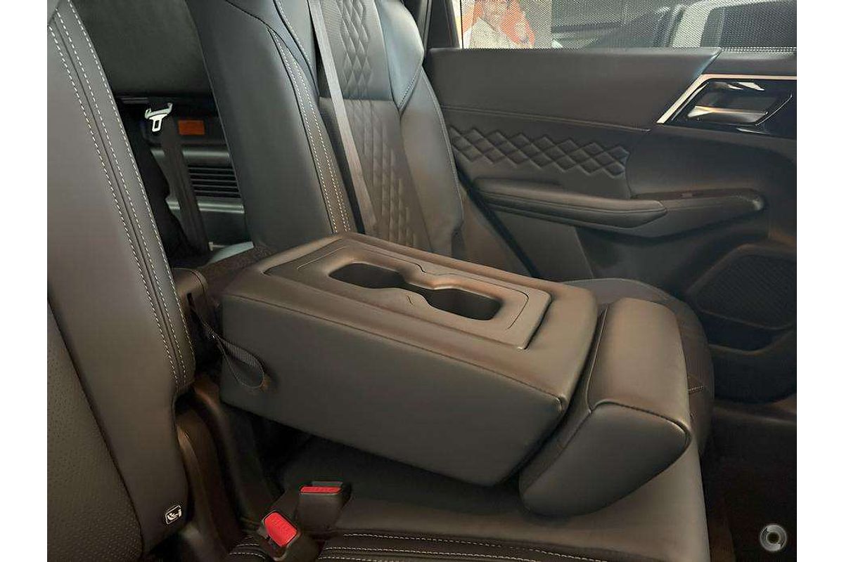 2025 Mitsubishi Outlander PHEV GSR ZM