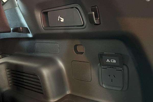 2025 Mitsubishi Outlander PHEV GSR ZM