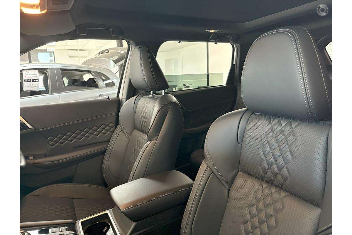 2025 Mitsubishi Outlander PHEV GSR ZM