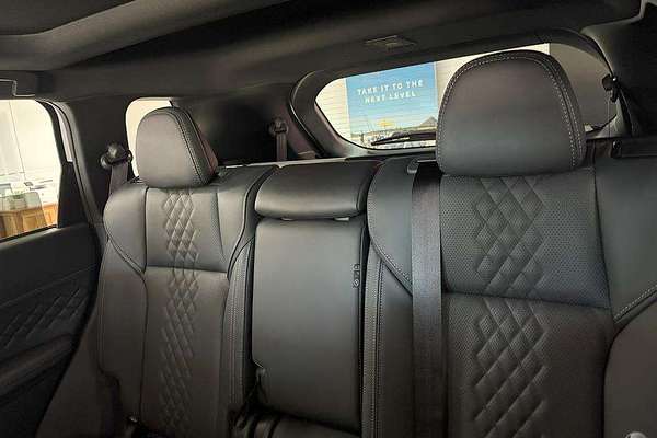 2025 Mitsubishi Outlander PHEV GSR ZM