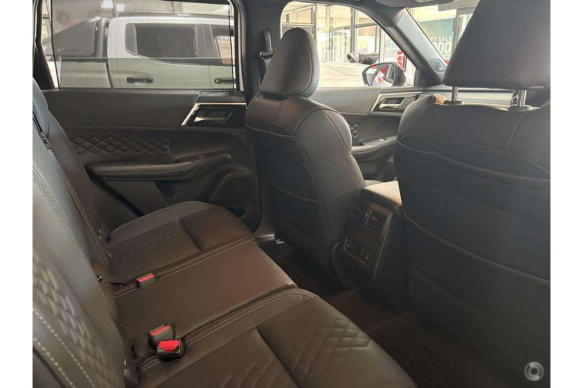 2025 Mitsubishi Outlander PHEV GSR ZM