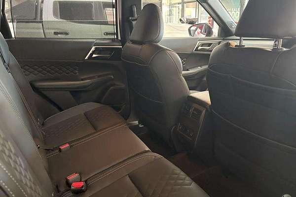 2025 Mitsubishi Outlander PHEV GSR ZM