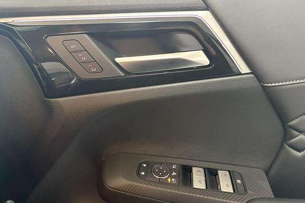 2025 Mitsubishi Outlander PHEV GSR ZM