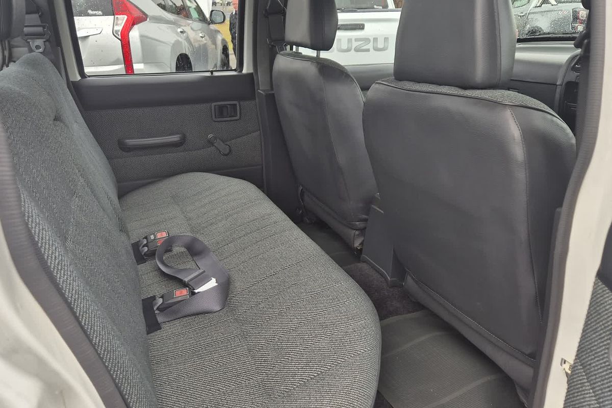 1993 Nissan Navara