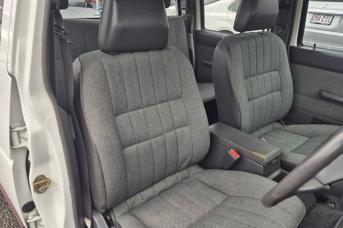 1993 Nissan Navara