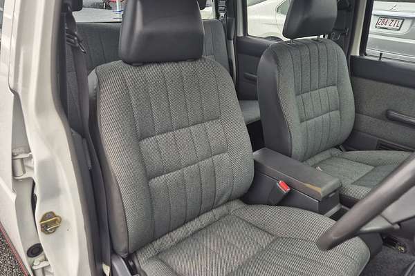 1993 Nissan Navara