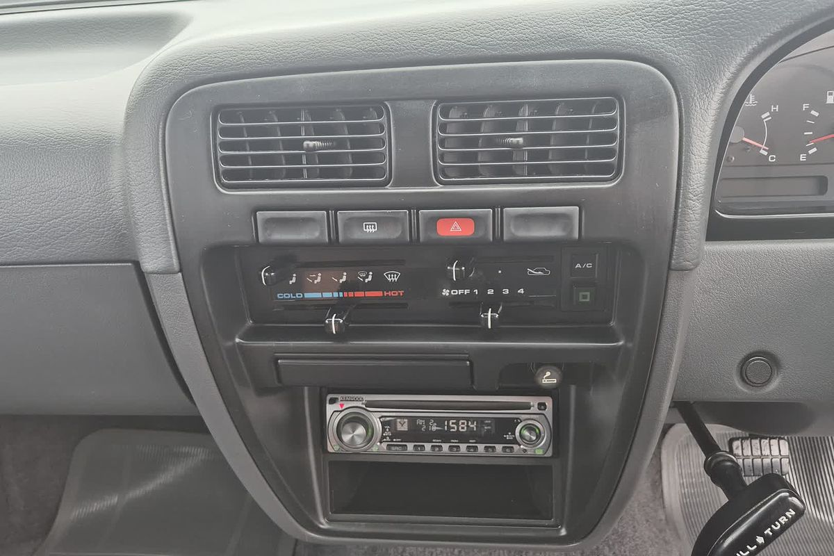 1993 Nissan Navara