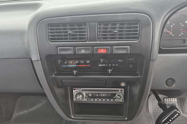 1993 Nissan Navara