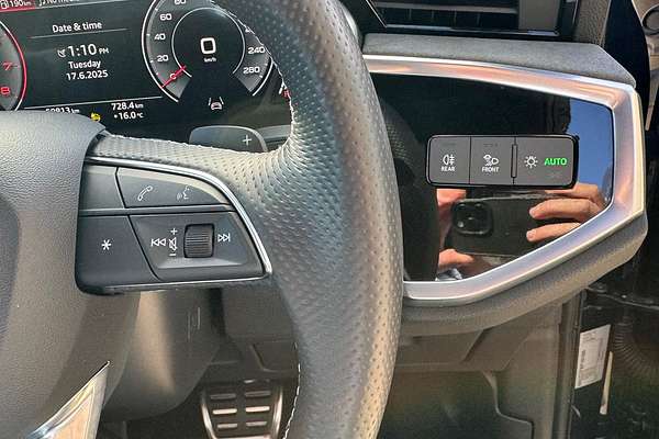 2022 Audi Q3 40 TFSI S line F3