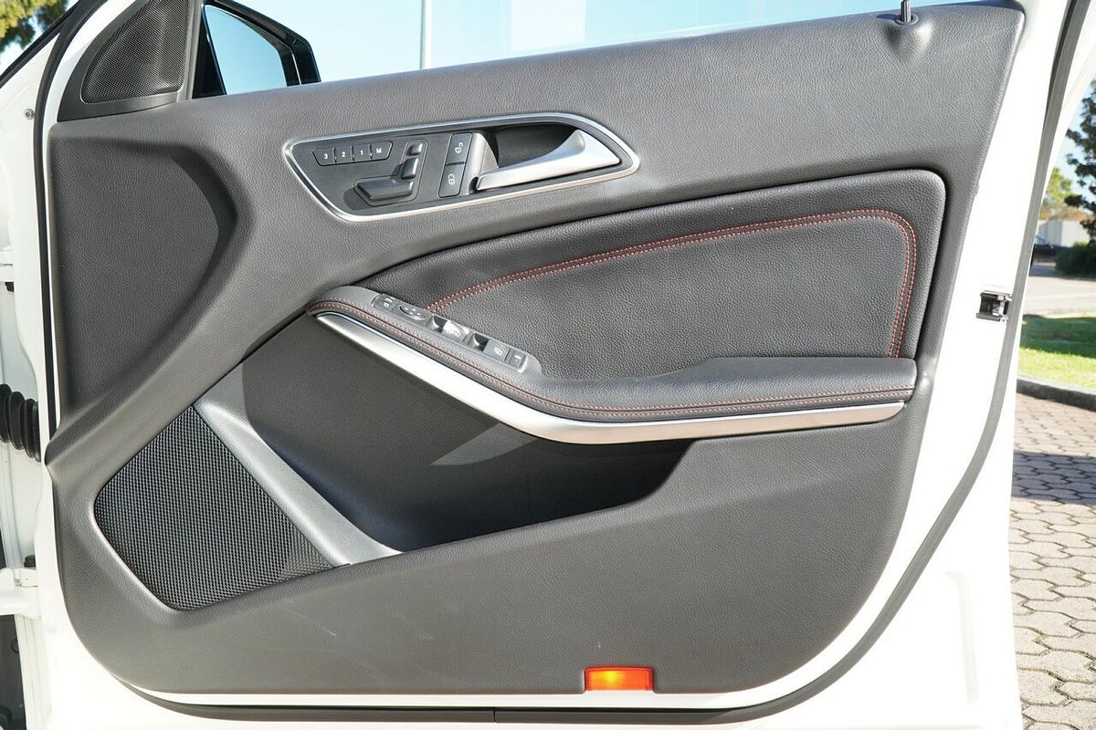 2015 Mercedes-Benz A-Class A200 W176