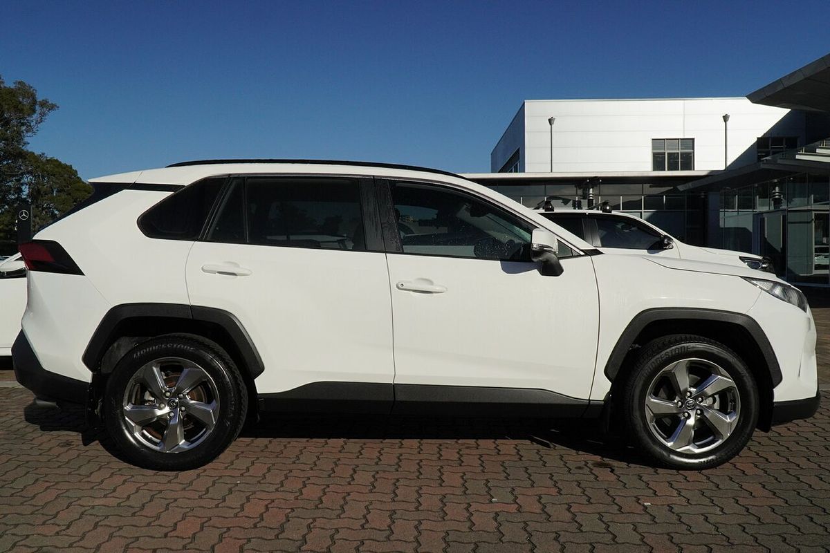 2020 Toyota RAV4 GXL MXAA52R