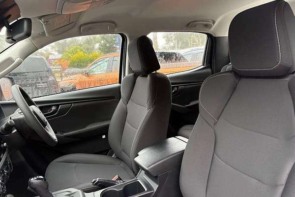 2025 Isuzu D-MAX SX 4X4