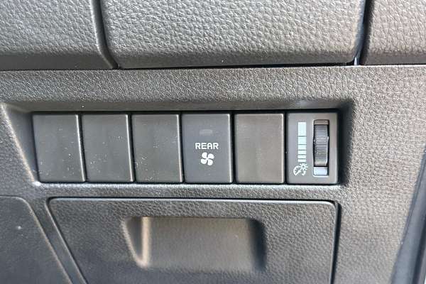 2025 Isuzu MU-X LS-M