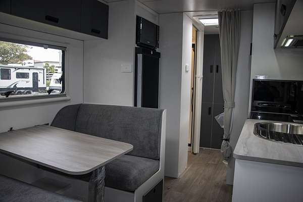 2025 Jayco STARCRAFT CARAVAN 19.61-3.BP.SC-MY25