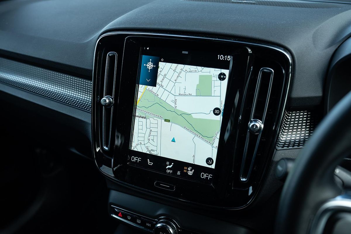 2022 Volvo XC40 T5 R-Design