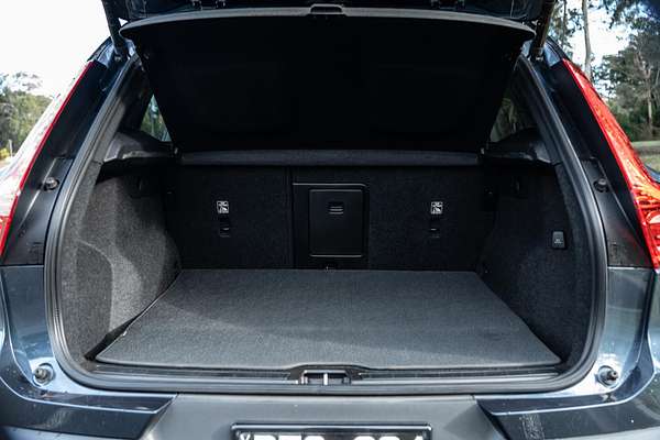 2022 Volvo XC40 T5 R-Design