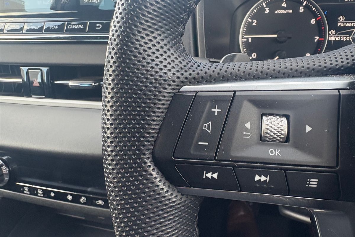 2023 Mitsubishi Outlander LS Black Edition ZM