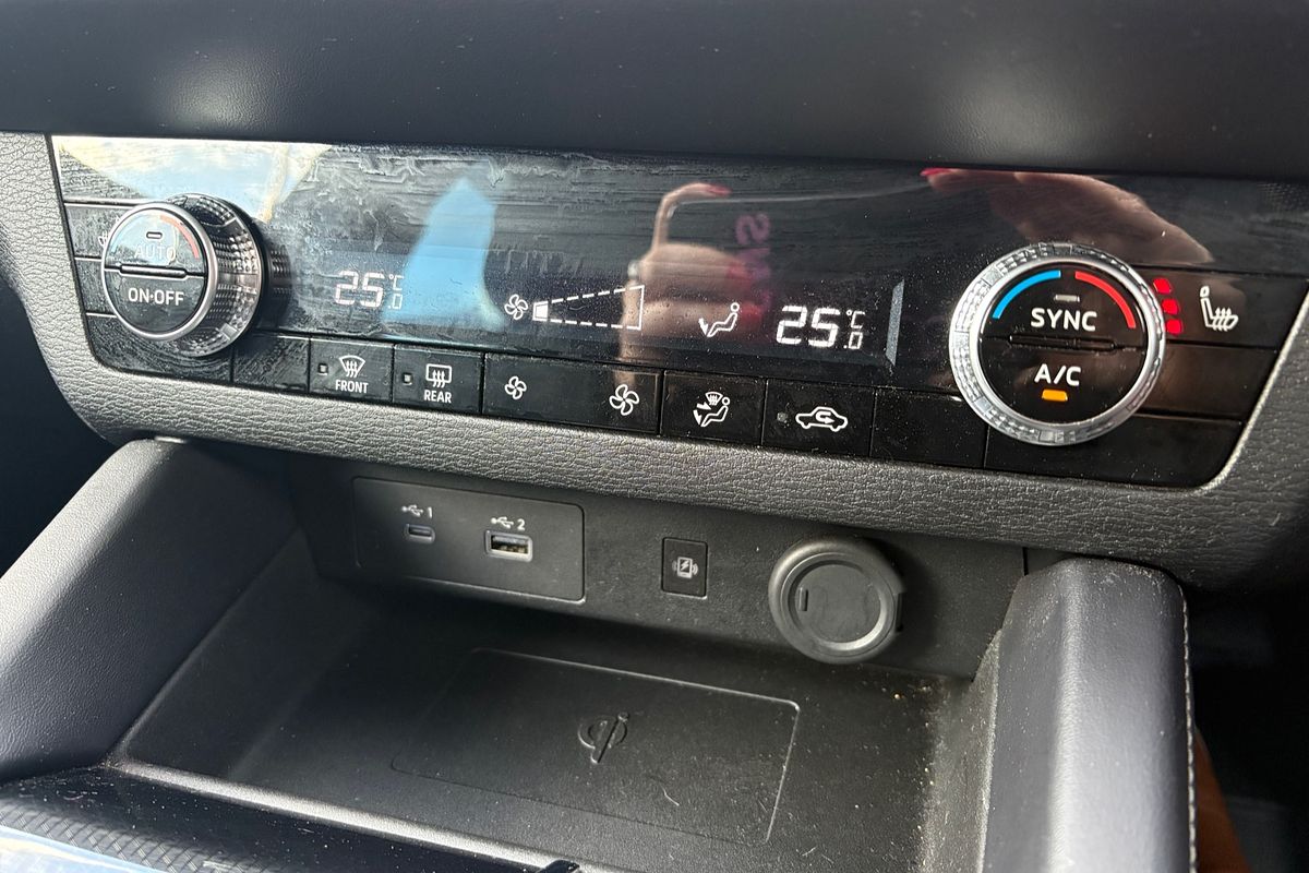 2023 Mitsubishi Outlander LS Black Edition ZM