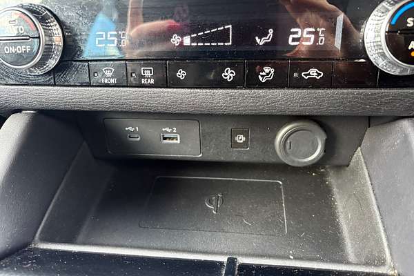 2023 Mitsubishi Outlander LS Black Edition ZM