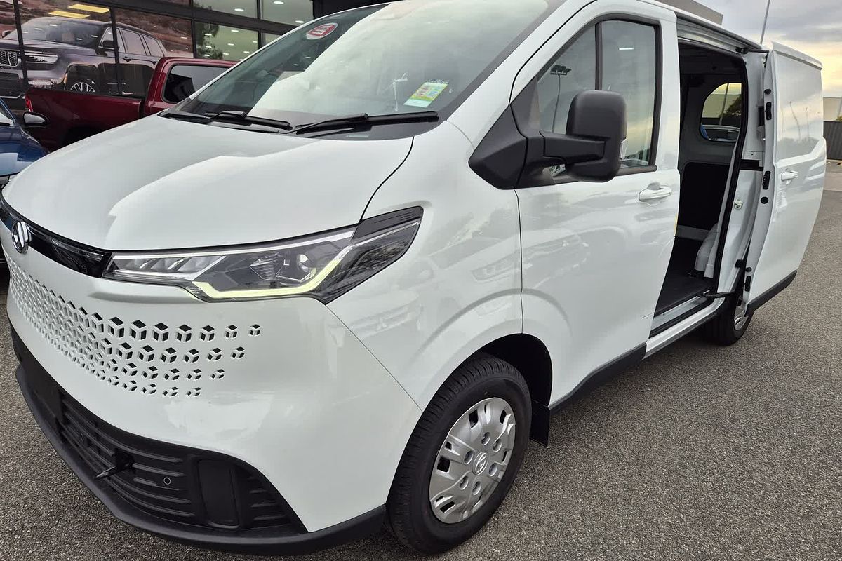 2025 LDV Deliver 7 SWB