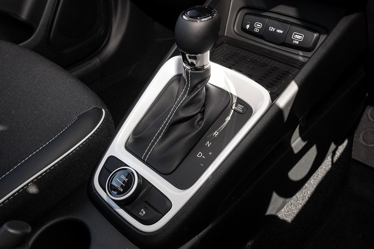 2025 Hyundai Venue Active QX.V5